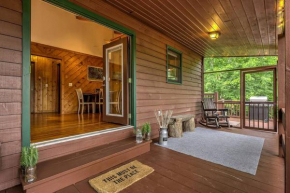 Peak-a-Blue Cabin - Watch Movies from Hot Tub, Mountain View, Bigfoot Bunker Game Room, Fire Pit, Oversized Deck, Screened-in Porch